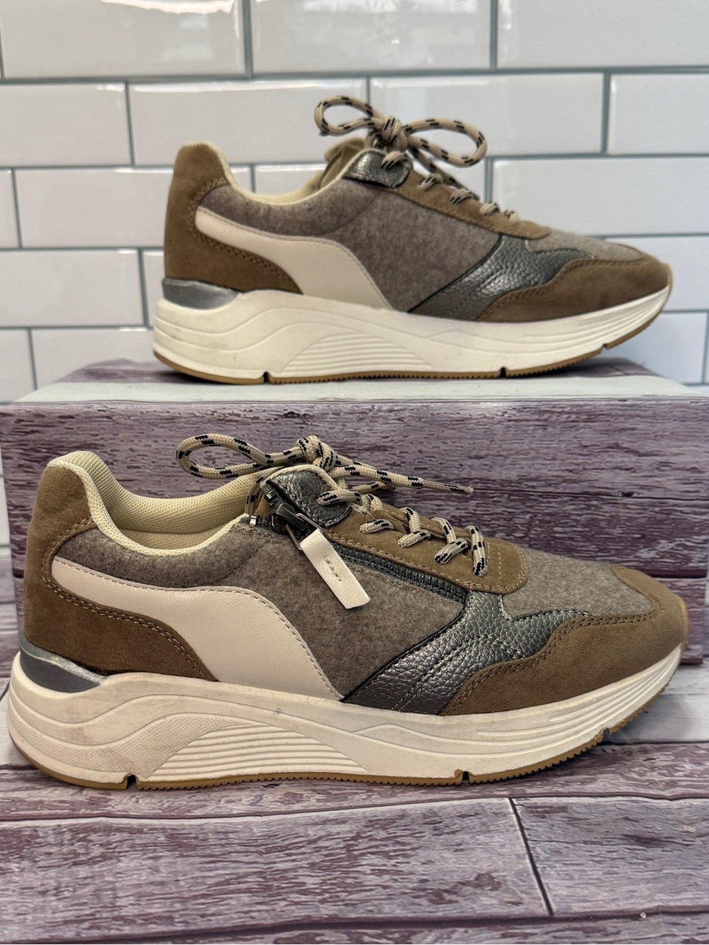 Neutral Mixed-Material low Platform Sneakers - Taupe, Metallic & Cream - Picture 2 of 6